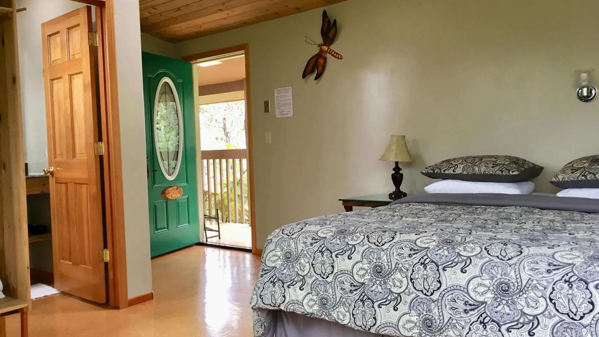 Volcano Inn Bed N Breakfast Lodge