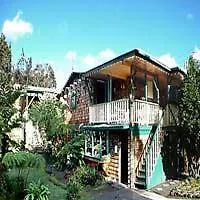 Volcano Inn Bed N Breakfast Lodge